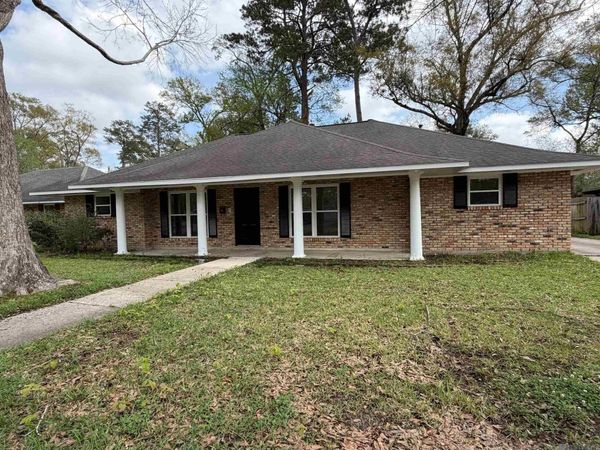 1440 Lansdowne Dr, Denham Springs, LA 70726