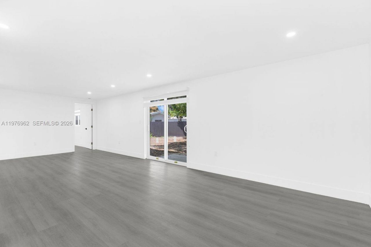 16320 NW 19 Ct, Miami Gardens, FL 33054 Photo