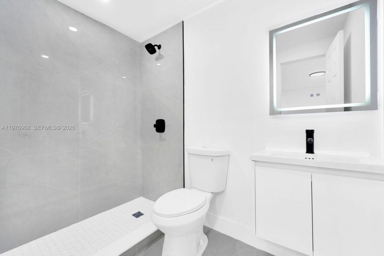 16320 NW 19 Ct, Miami Gardens, FL 33054 Photo