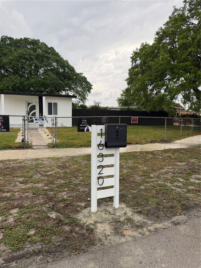 16320 NW 19 Ct, Miami Gardens, FL 33054 Photo