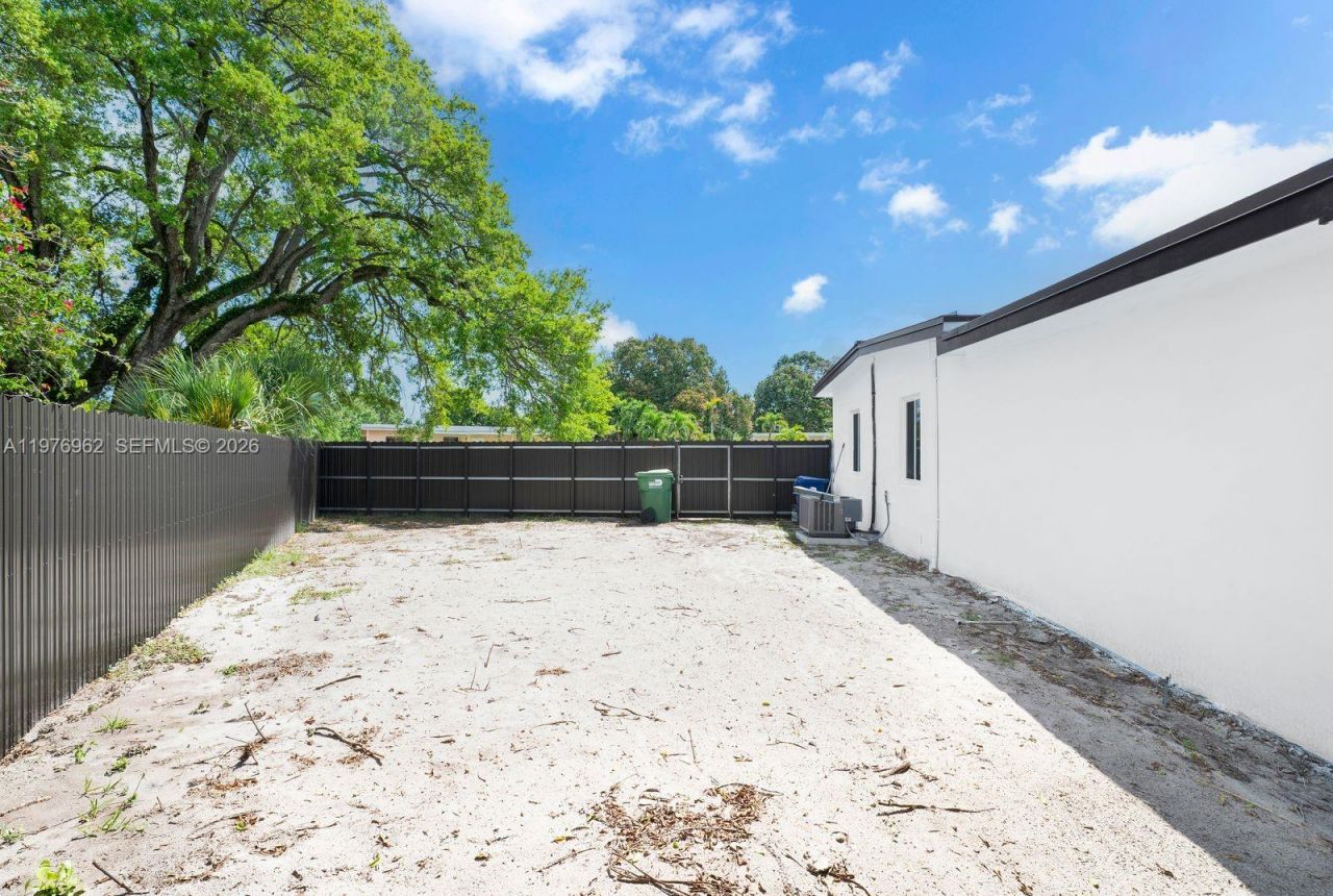 16320 NW 19 Ct, Miami Gardens, FL 33054 Photo