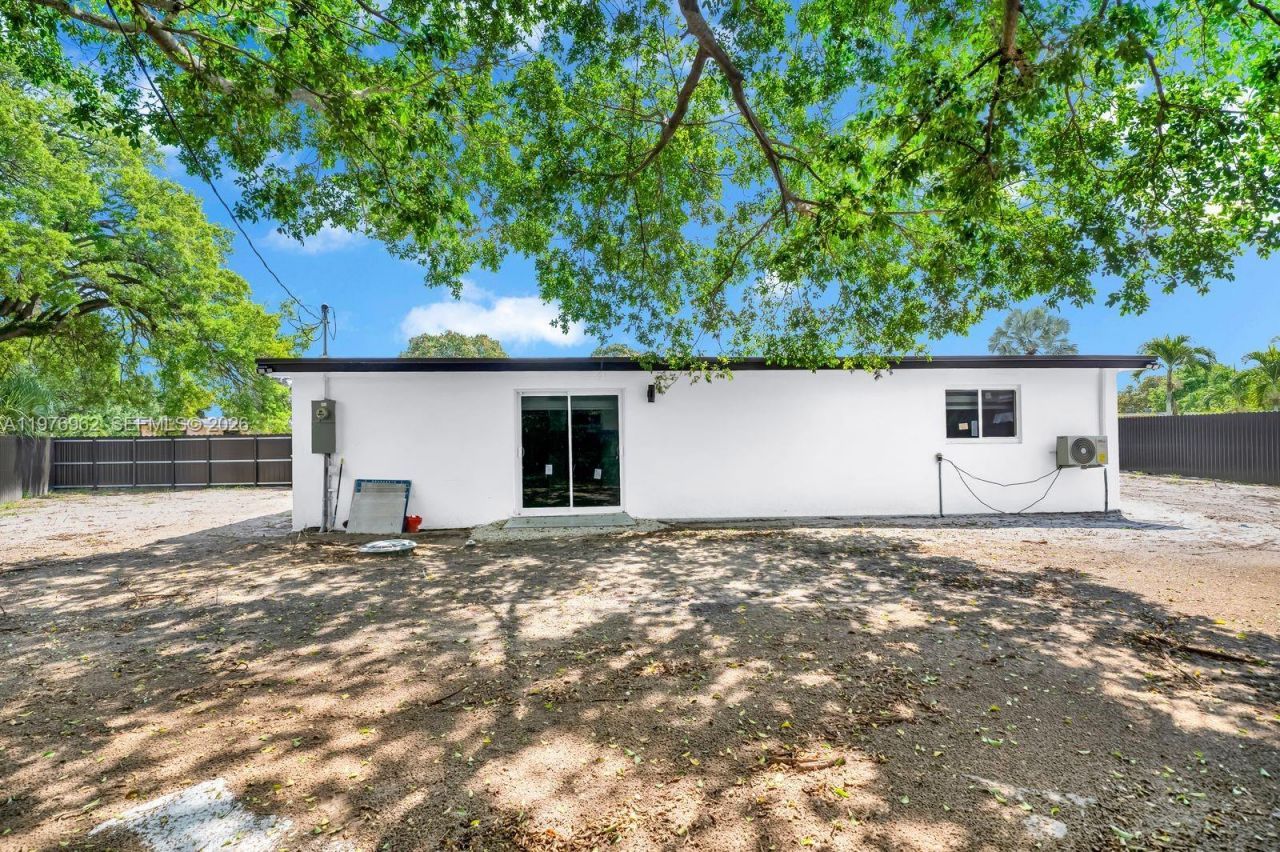 16320 NW 19 Ct, Miami Gardens, FL 33054 Photo