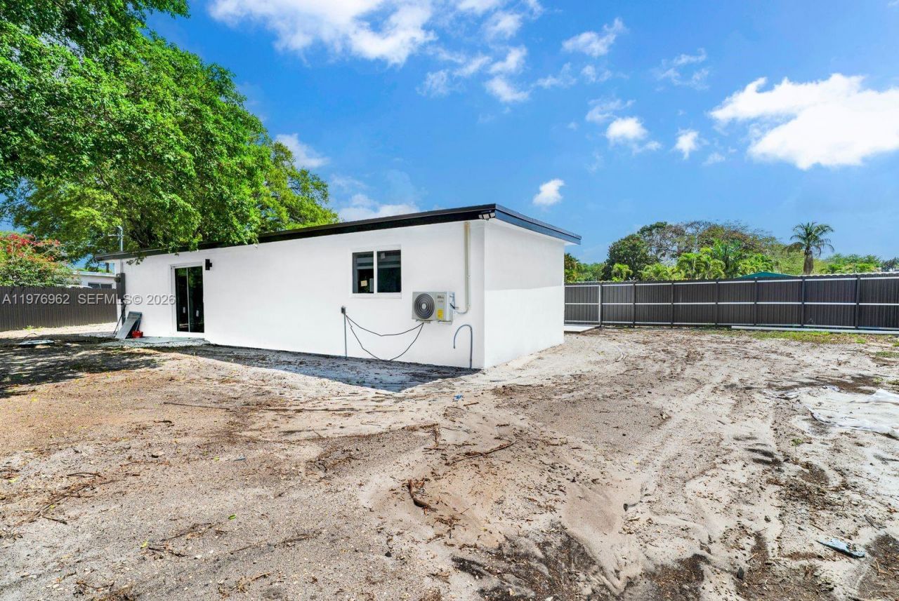 16320 NW 19 Ct, Miami Gardens, FL 33054 Photo