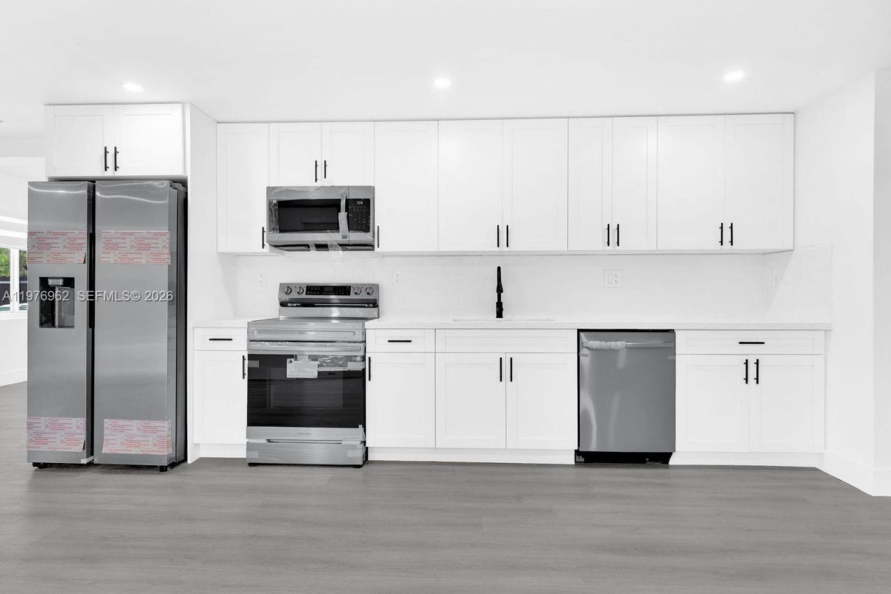 16320 NW 19 Ct, Miami Gardens, FL 33054 Photo