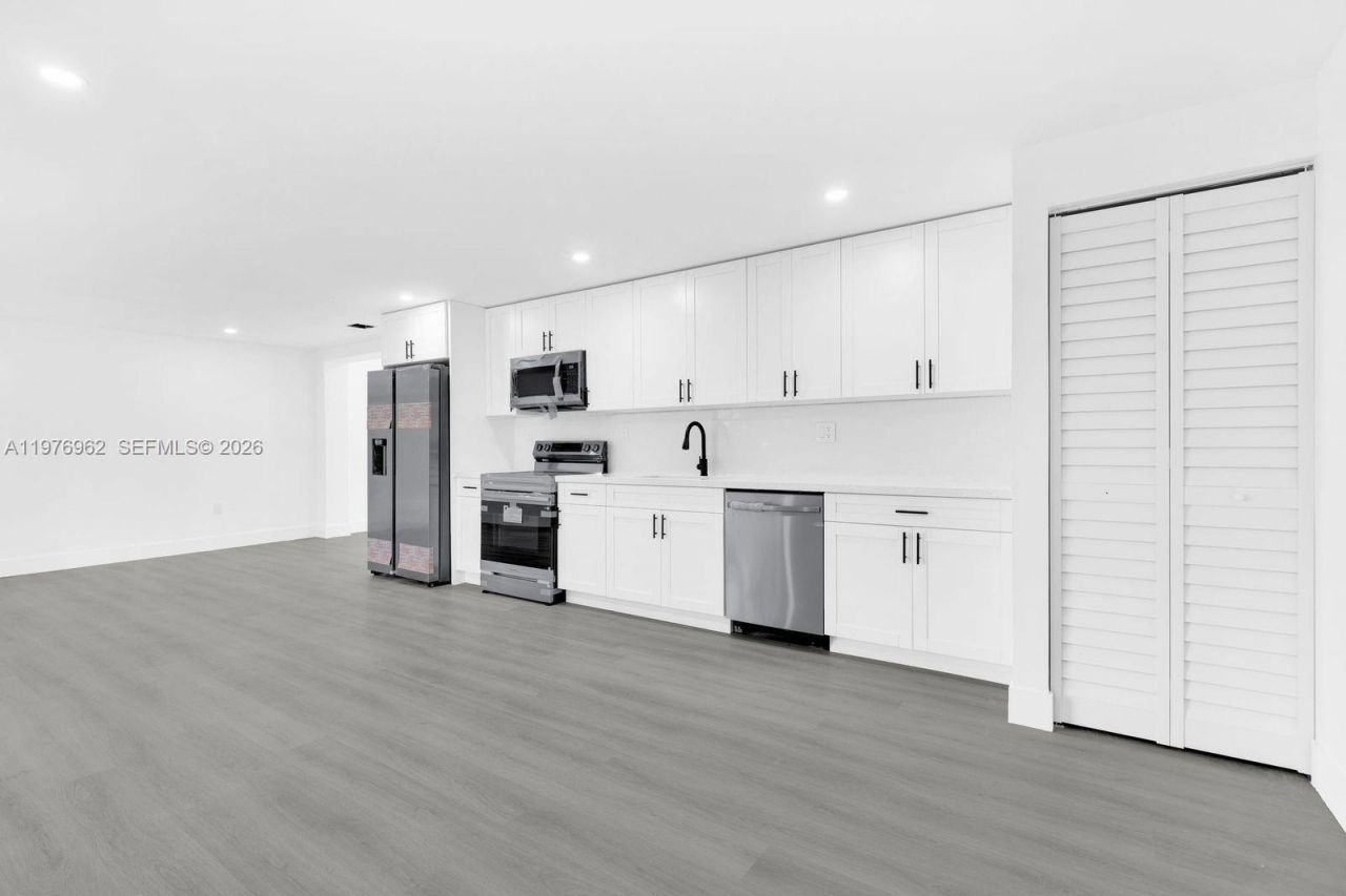 16320 NW 19 Ct, Miami Gardens, FL 33054 Photo