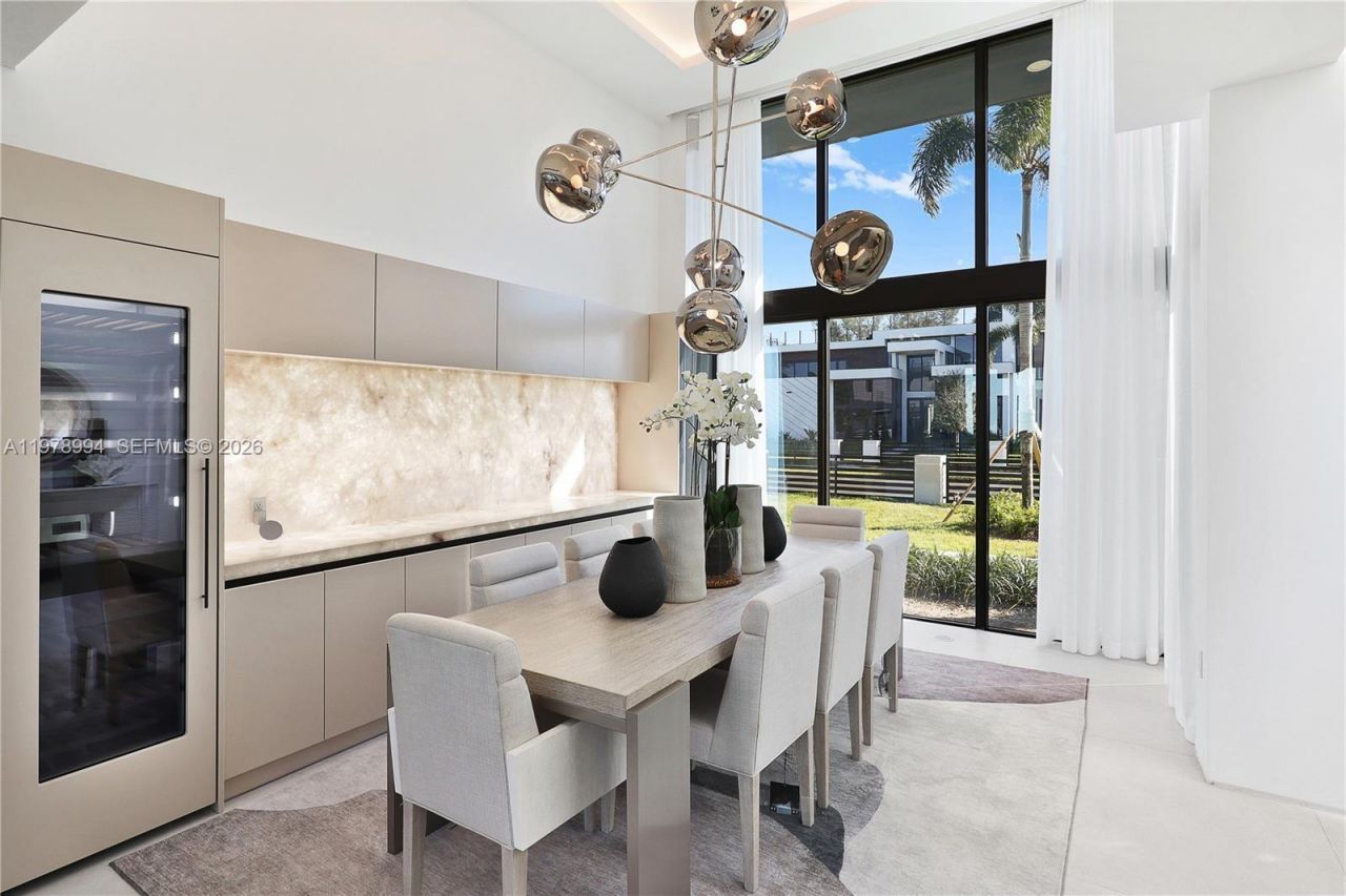 2311 SW 108th Ter, Davie, FL 33324 Photo