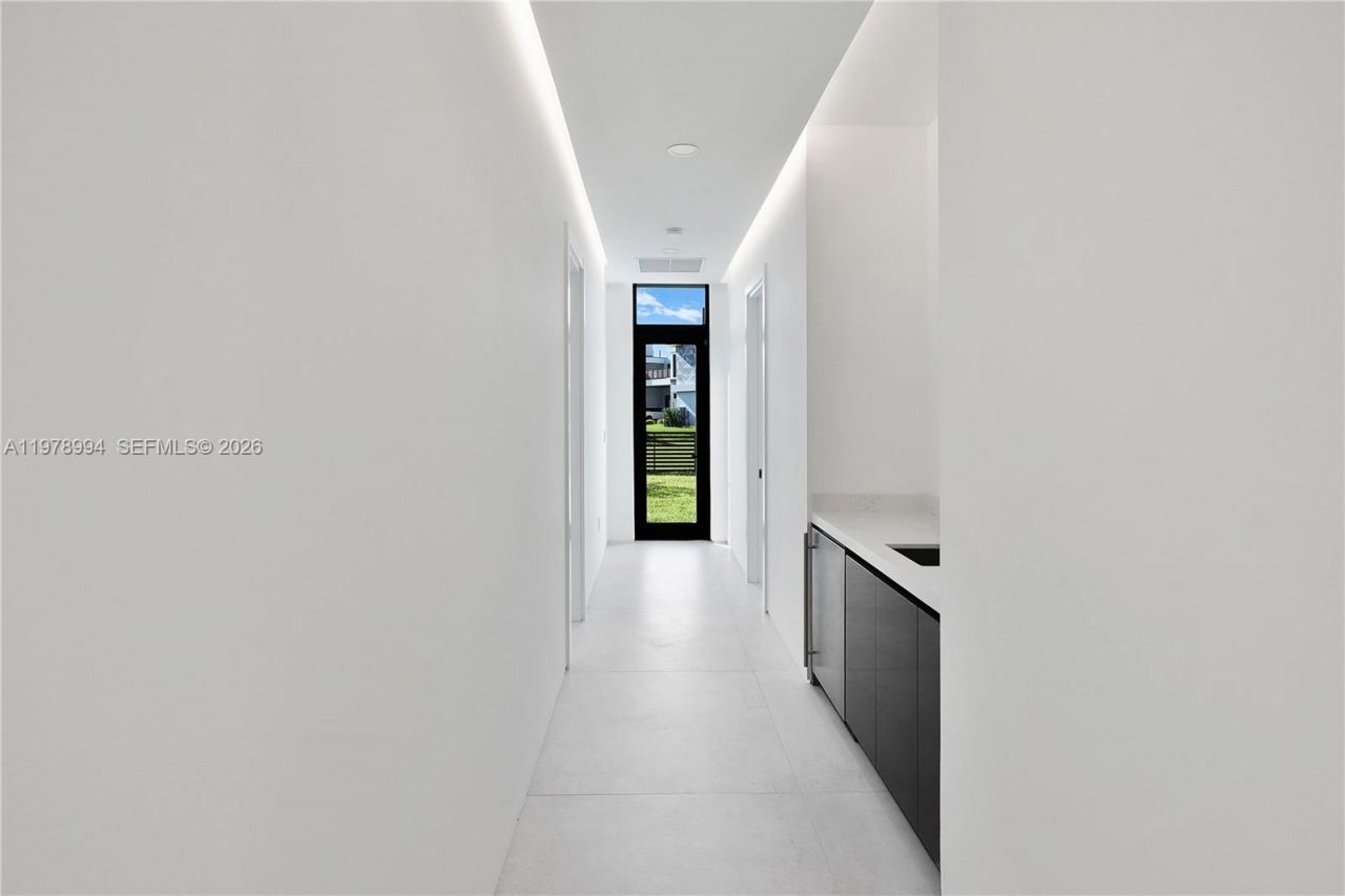 2311 SW 108th Ter, Davie, FL 33324 Photo