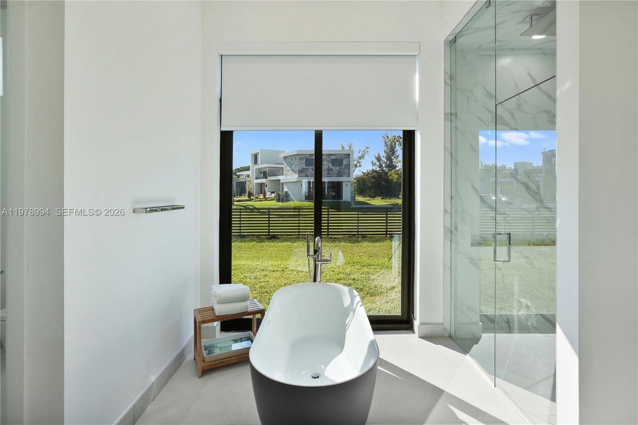 2311 SW 108th Ter, Davie, FL 33324 Photo