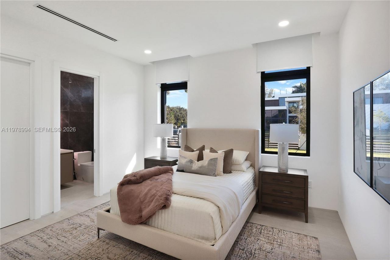 2311 SW 108th Ter, Davie, FL 33324 Photo