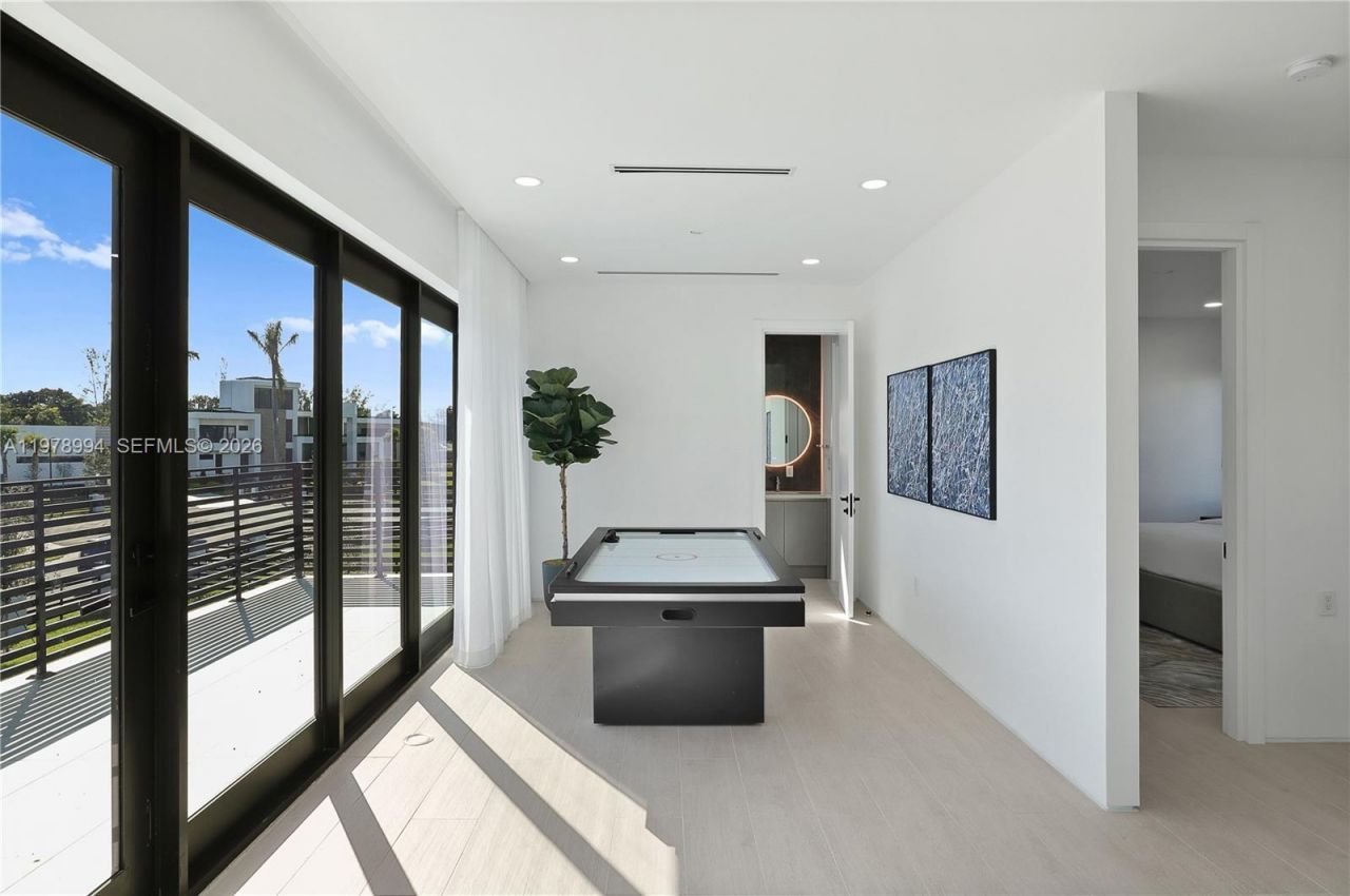 2311 SW 108th Ter, Davie, FL 33324 Photo