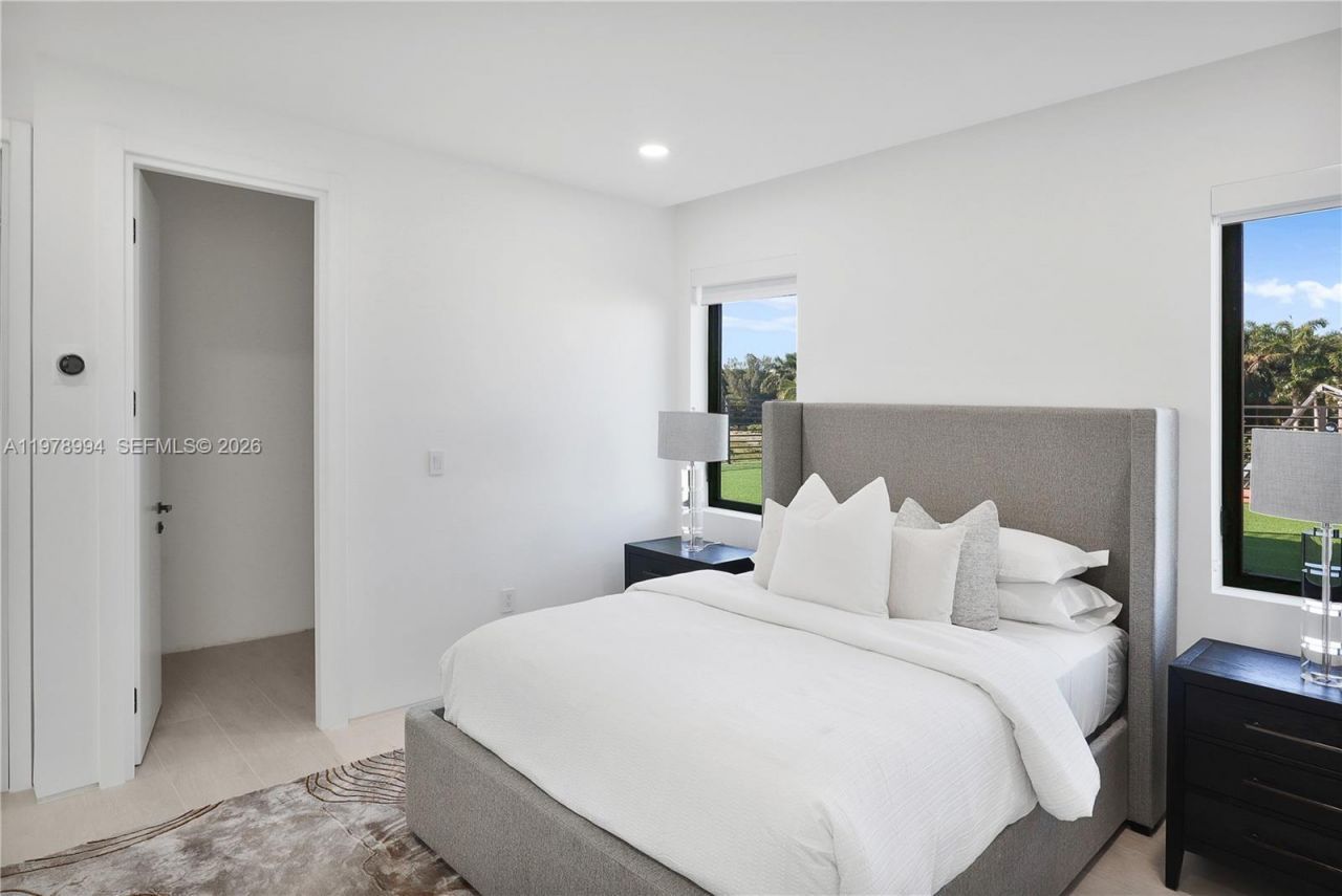 2311 SW 108th Ter, Davie, FL 33324 Photo