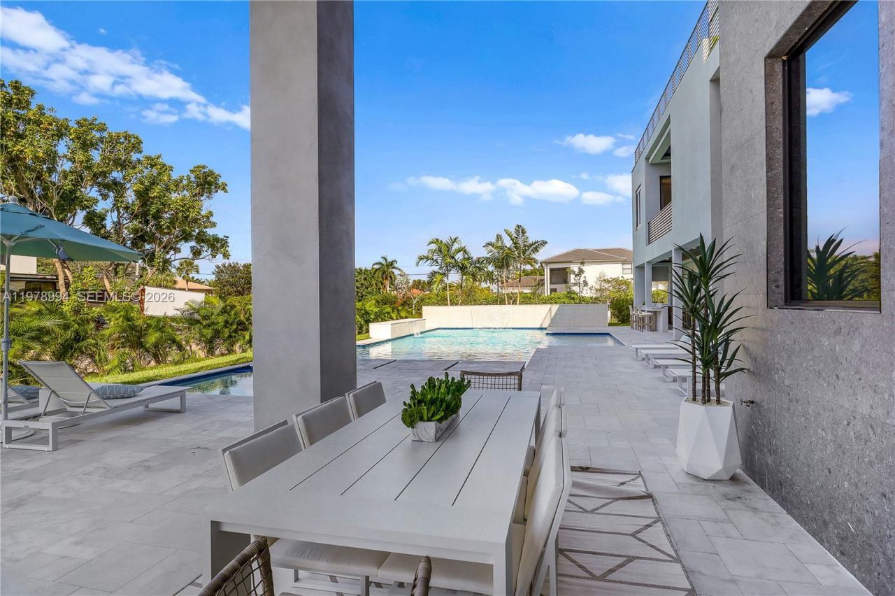 2311 SW 108th Ter, Davie, FL 33324 Photo