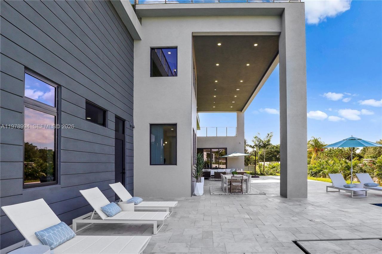 2311 SW 108th Ter, Davie, FL 33324 Photo