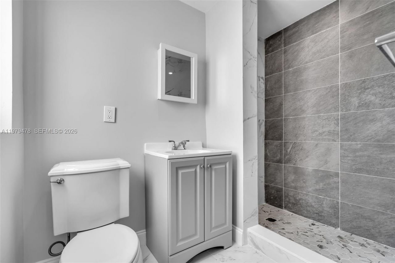 130 SW 31st Ct, Unit 1, Miami, FL 33135 Photo