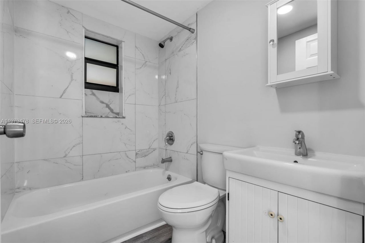 130 SW 31st Ct, Unit 1, Miami, FL 33135 Photo