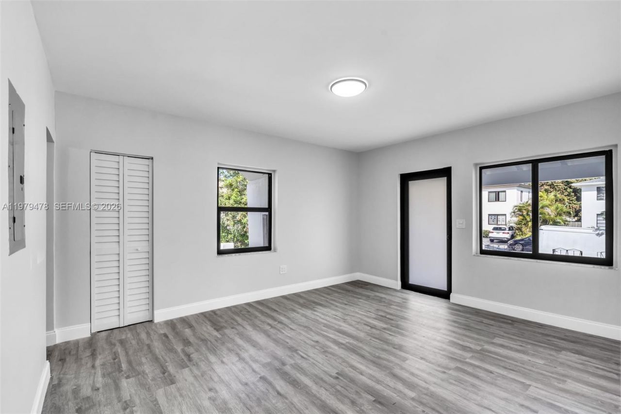 130 SW 31st Ct, Unit 1, Miami, FL 33135 Photo