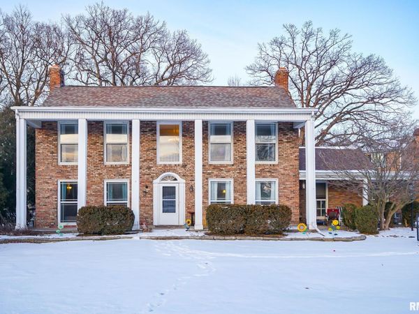 6024 N KNOXVILLE Avenue, Peoria, IL 61614