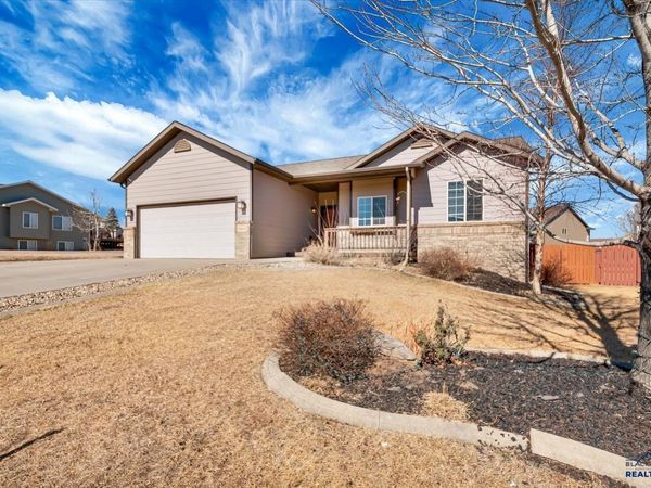 6651 WELLINGTON DR, Rapid City, SD 57702