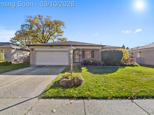 2846 Teasdale Drive, Troy, MI 48083