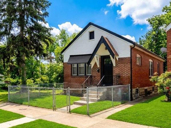 5994 Theodore Avenue , St Louis, MO 63136