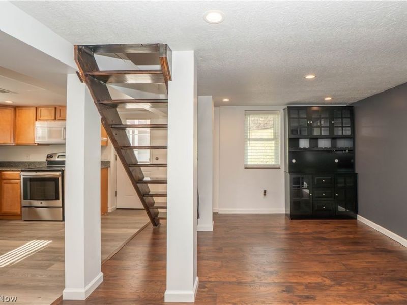 266 Hazelwood Avenue , Barberton, OH 44203 Photo 10