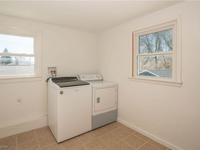 266 Hazelwood Avenue , Barberton, OH 44203 Photo 20