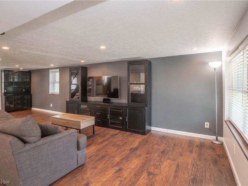 266 Hazelwood Avenue , Barberton, OH 44203 Photo 3