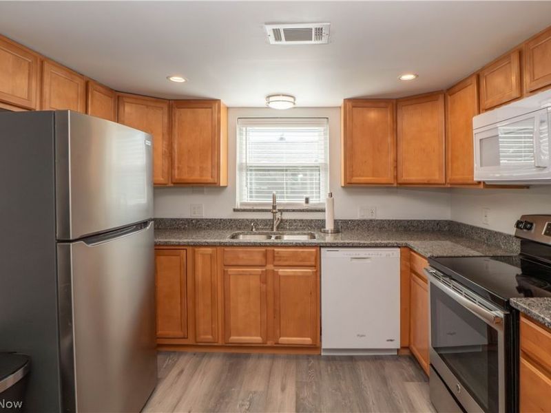 266 Hazelwood Avenue , Barberton, OH 44203 Photo 7