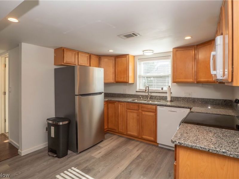 266 Hazelwood Avenue , Barberton, OH 44203 Photo 8