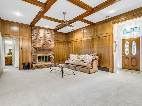 1013 Canyon Ridge Drive, DeSoto, TX 75115