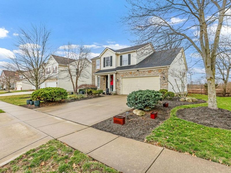 5861 Platinum Drive, Grove City, OH 43123 Photo 4