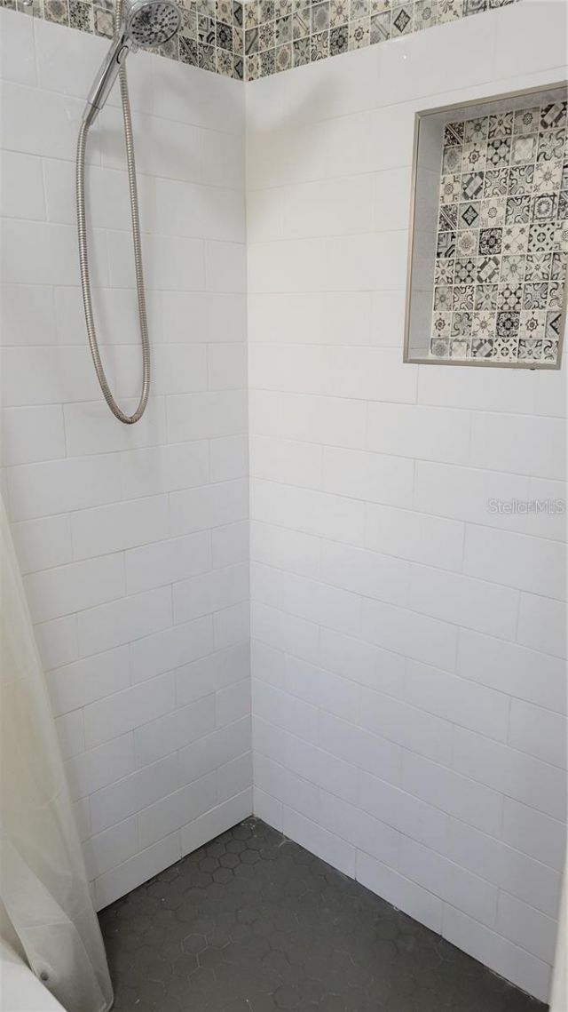 5619 Colonial Oaks Boulevard, Sarasota, FL 34232 Photo