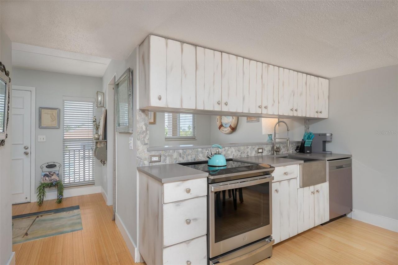 845 Benjamin Franklin Drive, Unit 302, Sarasota, FL 34236 Photo