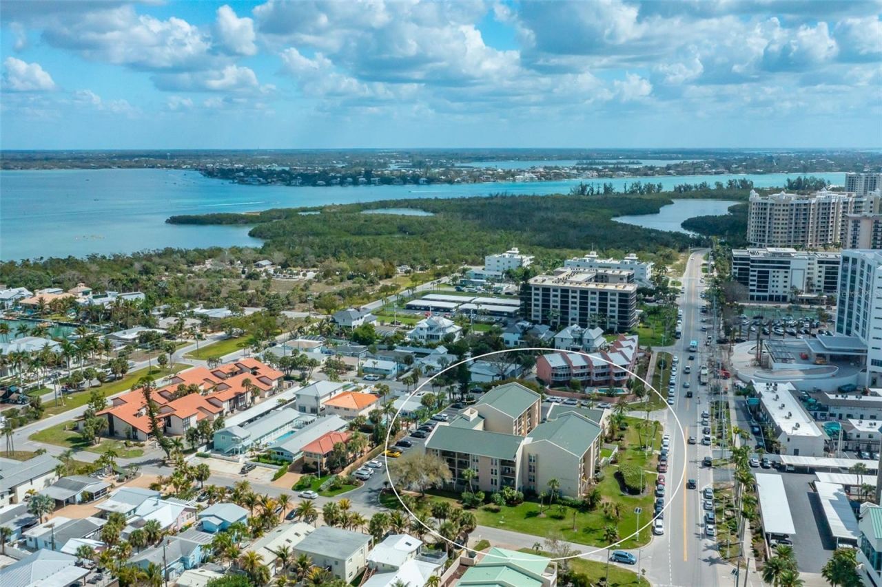 845 Benjamin Franklin Drive, Unit 302, Sarasota, FL 34236 Photo