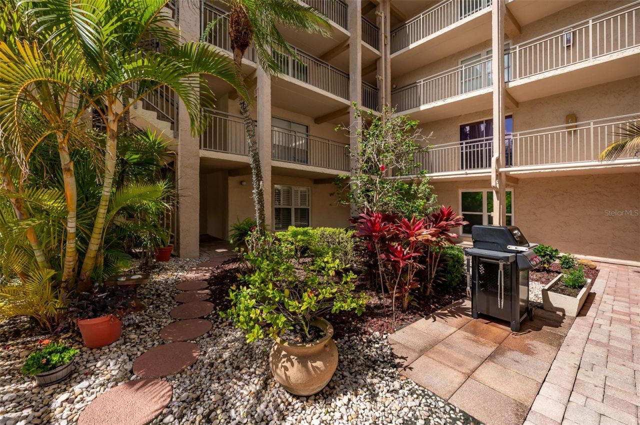 845 Benjamin Franklin Drive, Unit 302, Sarasota, FL 34236 Photo
