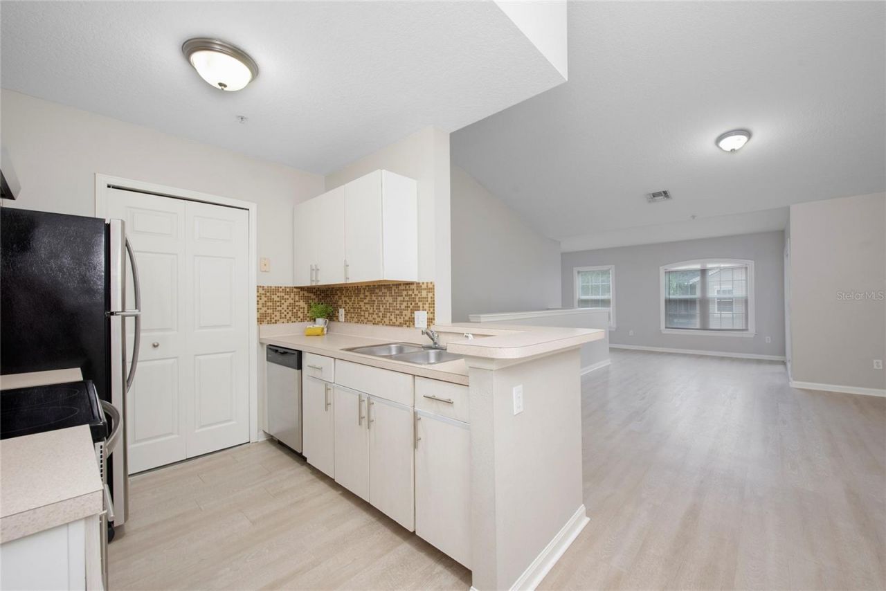 6548 Swissco Drive , Unit 622, Orlando, FL 32822 Photo