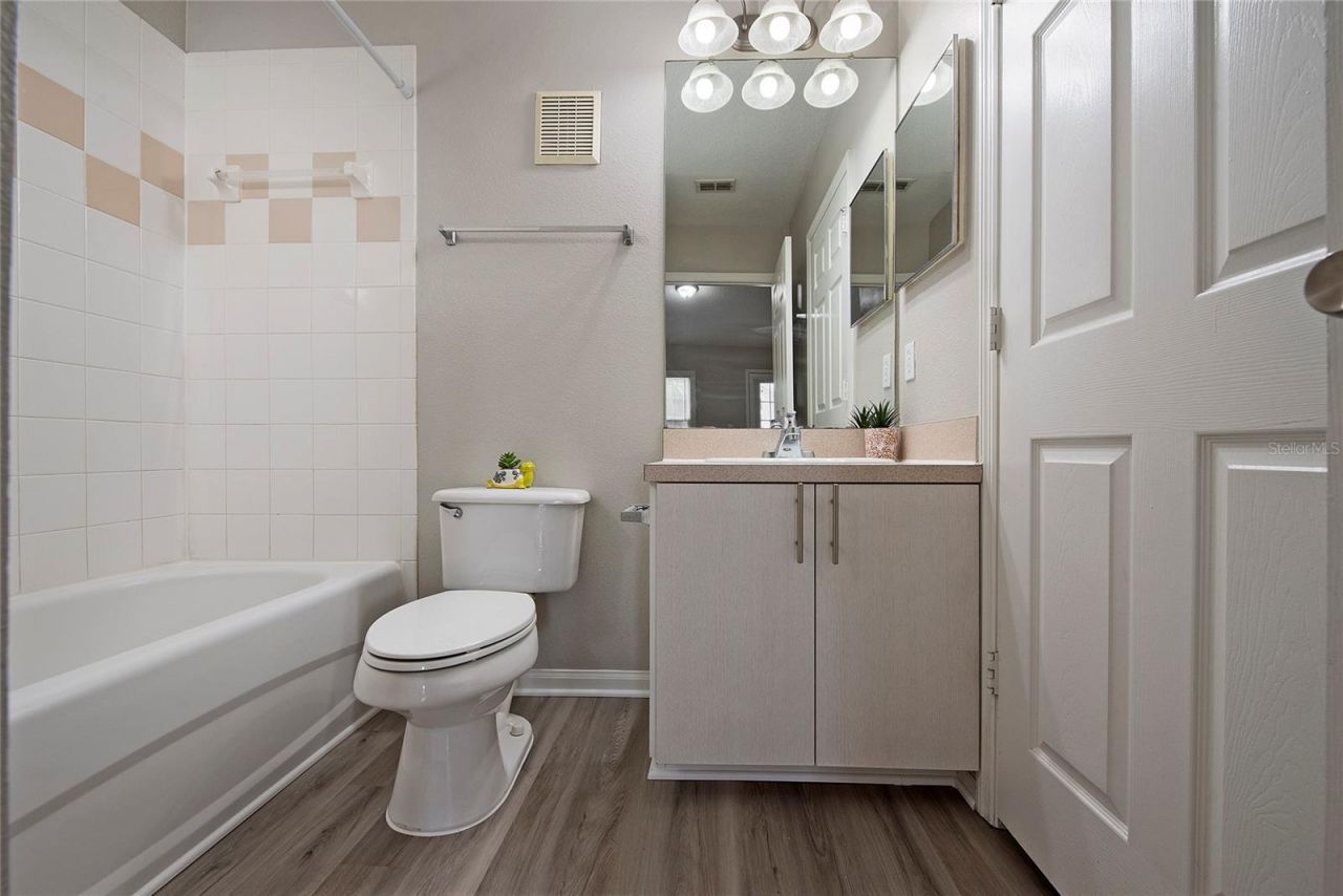 6548 Swissco Drive , Unit 622, Orlando, FL 32822 Photo