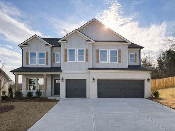 1608 Firelight Way, Ooltewah, TN 37363