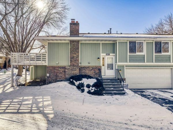 6871 Macbeth Court, Woodbury, MN 55125