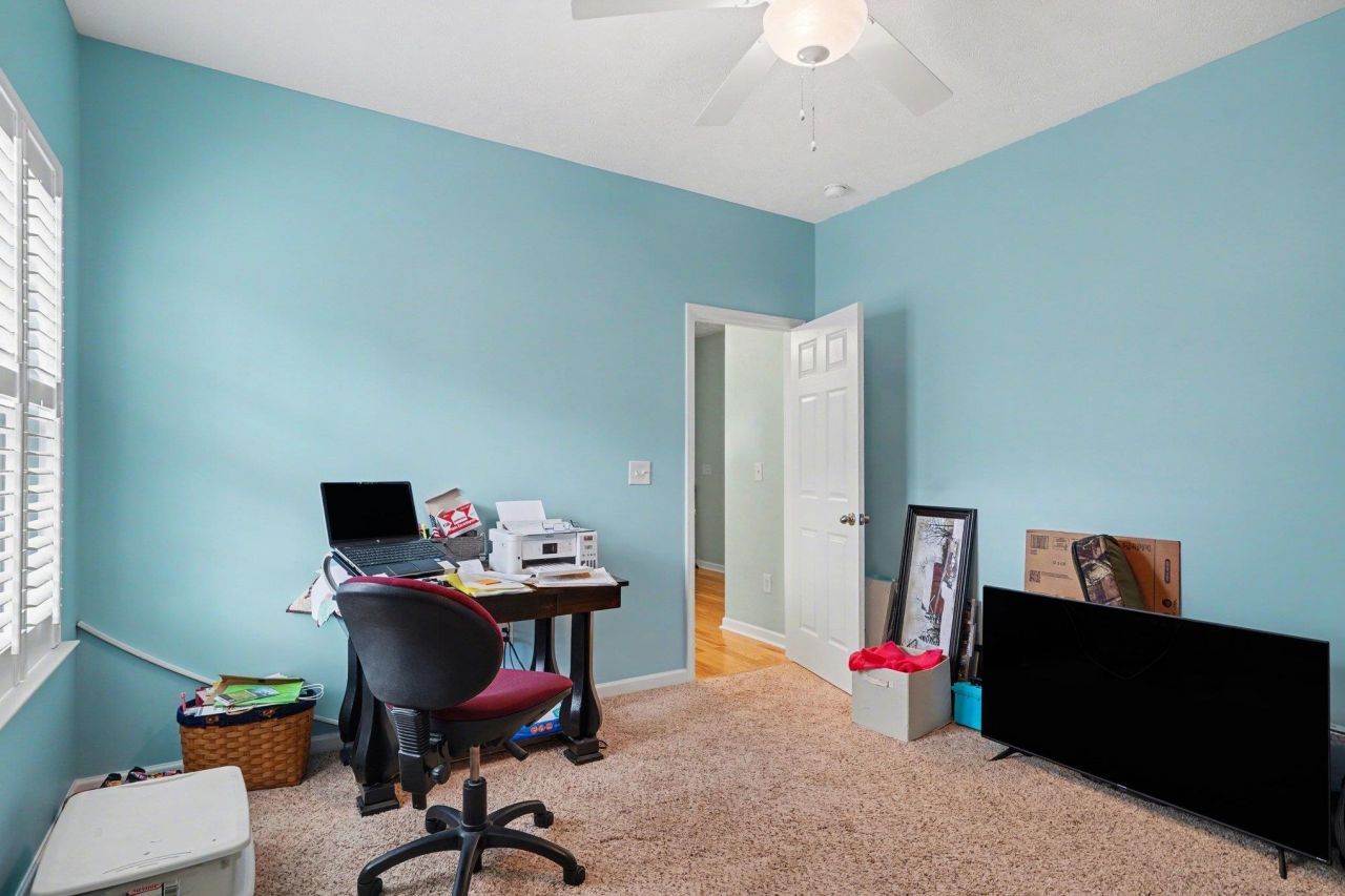 284 Archdale St. Photo 17