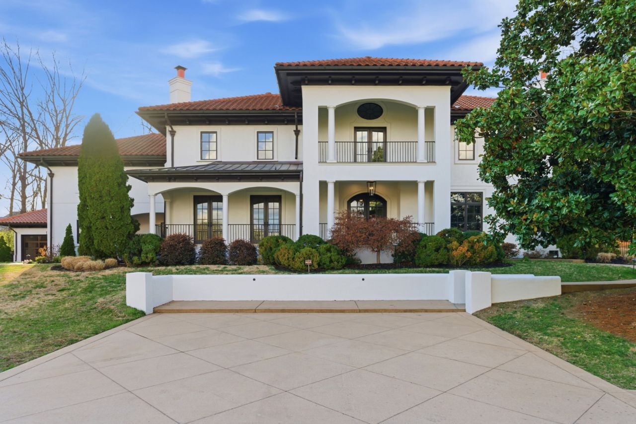 4301 Esteswood Dr, Nashville, TN 37215 Main Photo