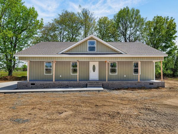 6 Monks Rd, Fayetteville, TN 37334