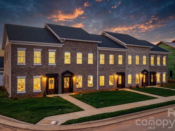 2119 24th Street Lane SE, Hickory, NC 28602