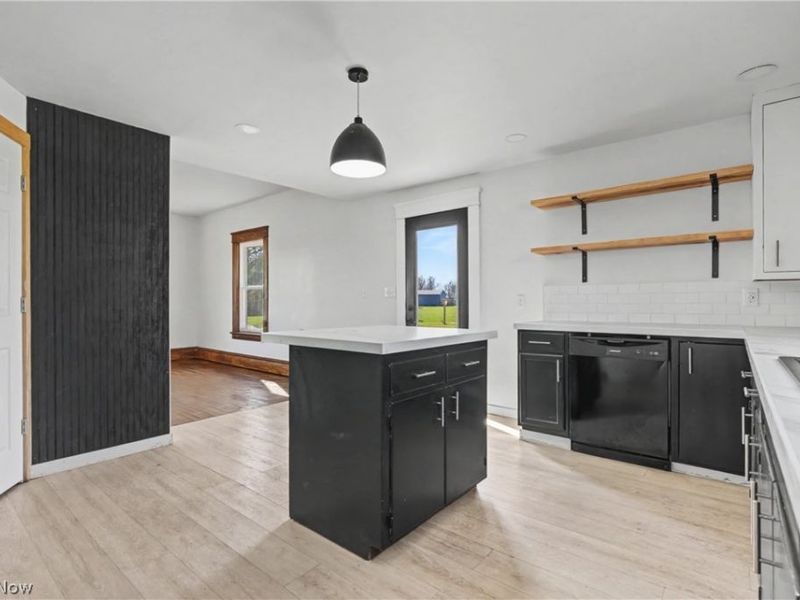 2775 S Bandy Road , Alliance, OH 44601 Photo 5