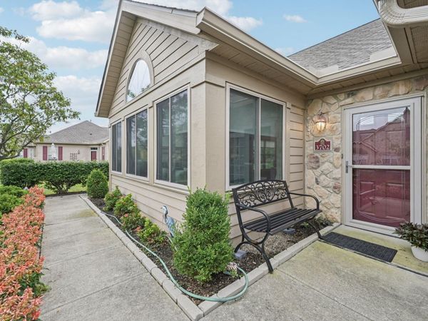 3702 Stoneway Point, Powell, OH 43065