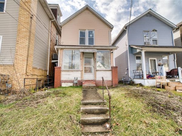 719 Crescent Ave, Ellwood City, PA 16117
