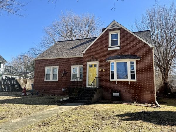 216 S Main Street , Sheffield, IL 61361
