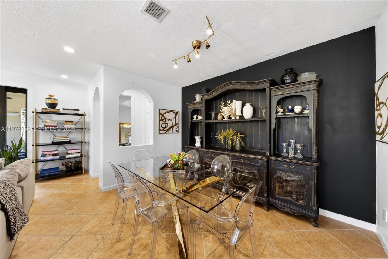 1506 Passion Vine Cir, Unit 23-3, Weston, FL 33326 Photo