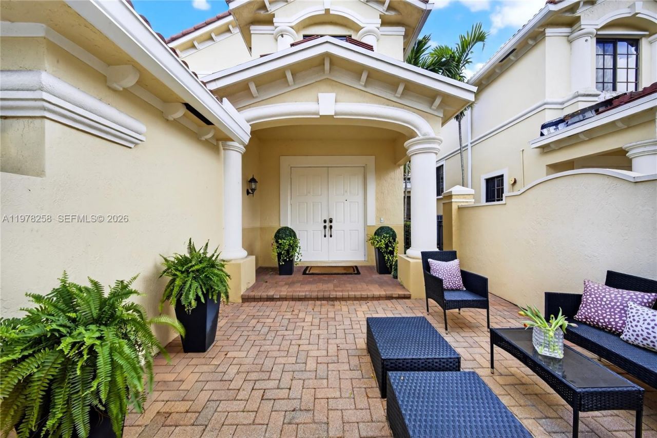 1506 Passion Vine Cir, Unit 23-3, Weston, FL 33326 Photo