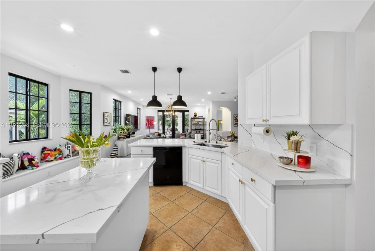 1506 Passion Vine Cir, Unit 23-3, Weston, FL 33326 Photo